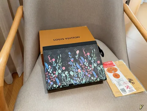 Louis Vuitton Clutch