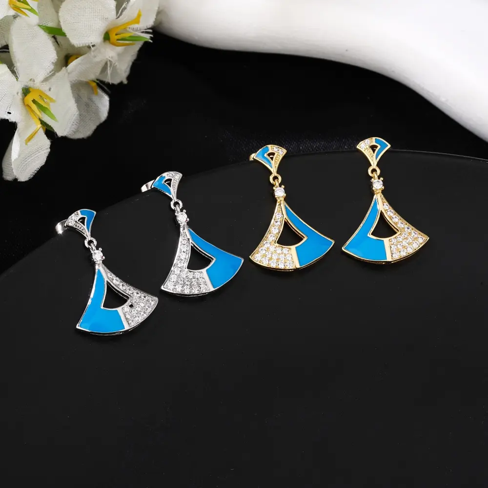 Bvlgari skirt earrings The same brass material as the counter