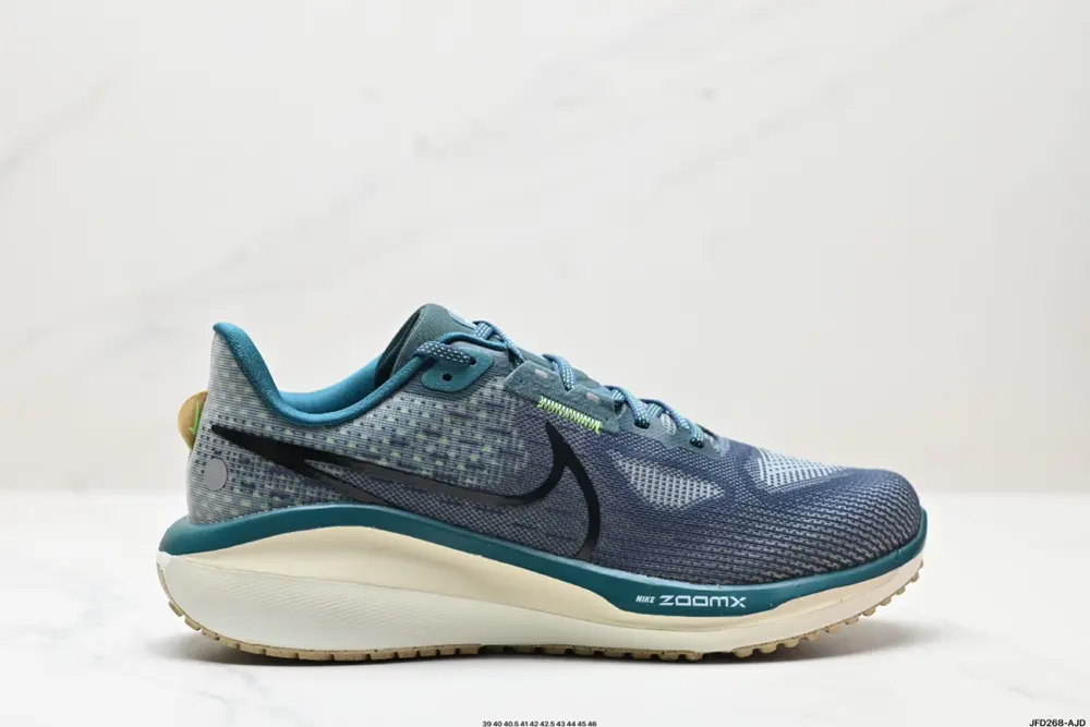 NIKE Air Zoom Vomero 17 Sneakers FB1309-103