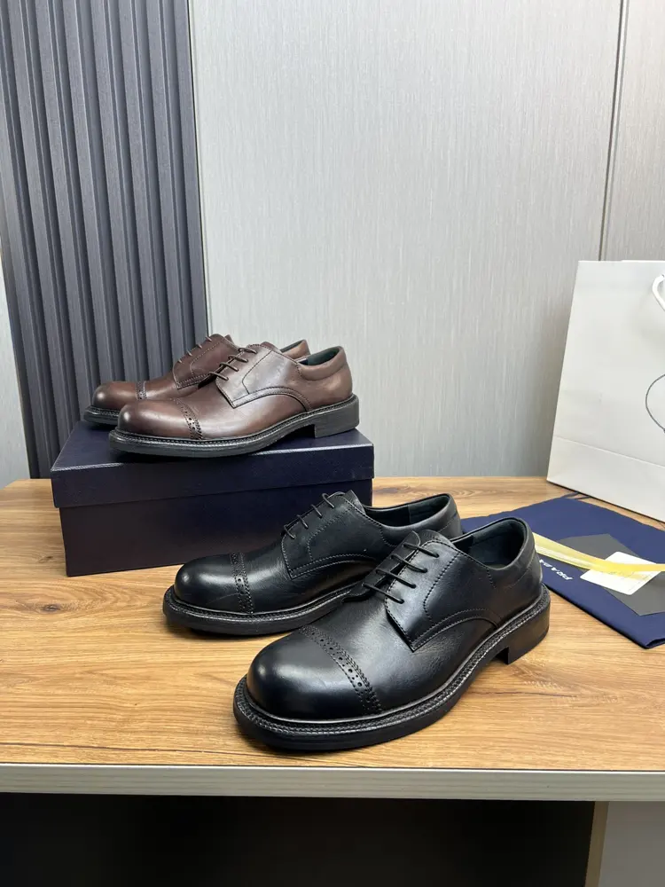 Prada men’s leather sole business casual shoes