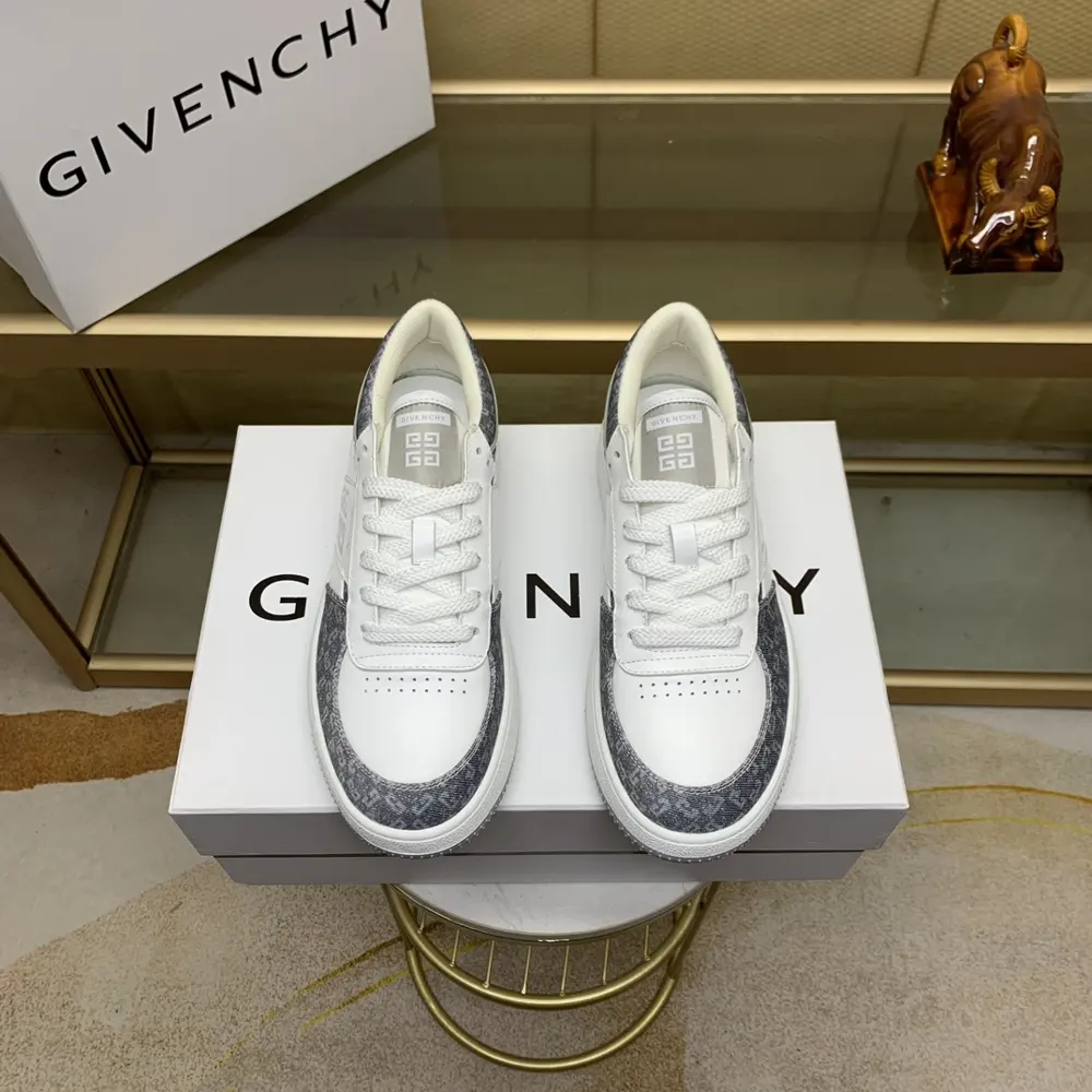 Givenchy low-top jogging sneakers