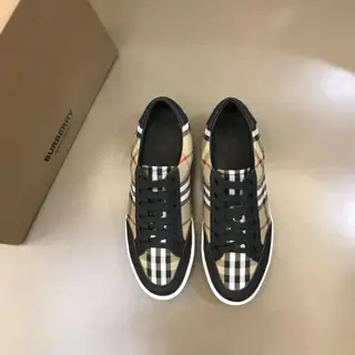 Burberry’s classic low-top sneaker for men