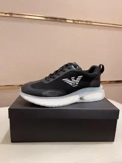 Armani casual shoes upper Italian imported cowhide. Fully imported mesh lining + leather