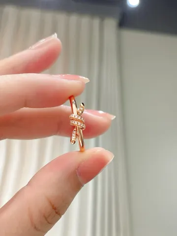 Tiffany uses V gold electroplating 1mm thick gold to preserve color Ring