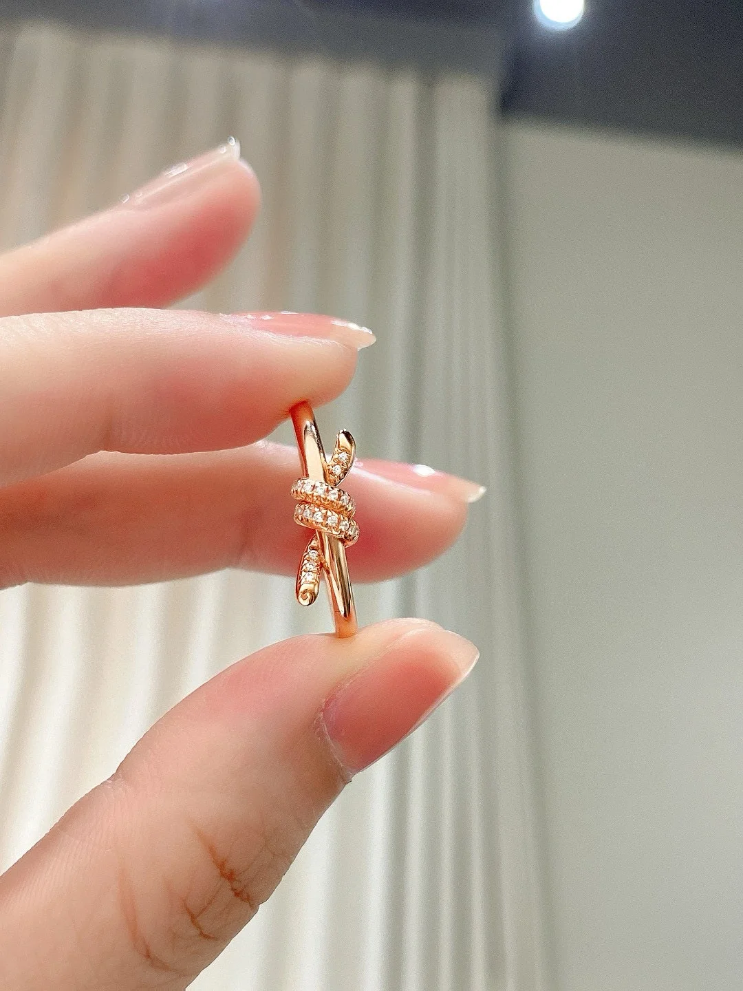 Tiffany uses V gold electroplating 1mm thick gold to preserve color Ring