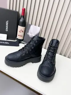 Chanel ankle boots adopt Chanel electric show diamond style