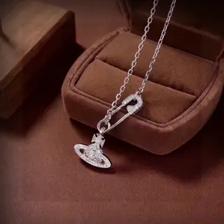 Vivienne Westwood Queen Saturn Pearl Necklace