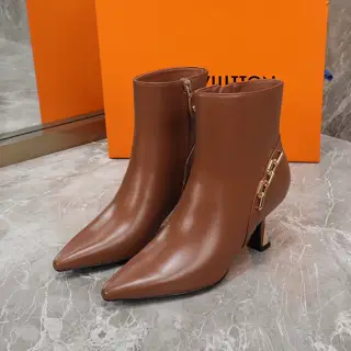 Louis Vuitton autumn and winter new pointed boots Upper: cowhide