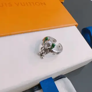 Louis Vuitton ring