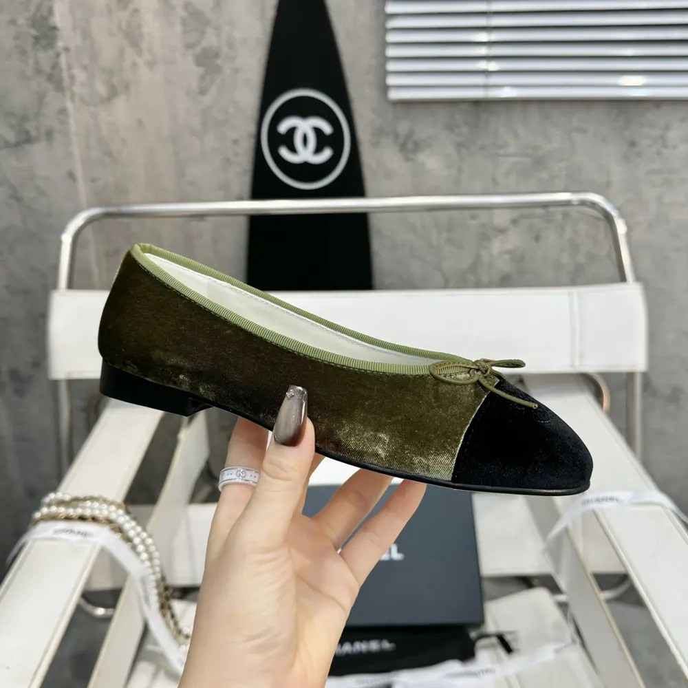 Chanel ballet flats are a timeless luxury classic~Material: imported mixed