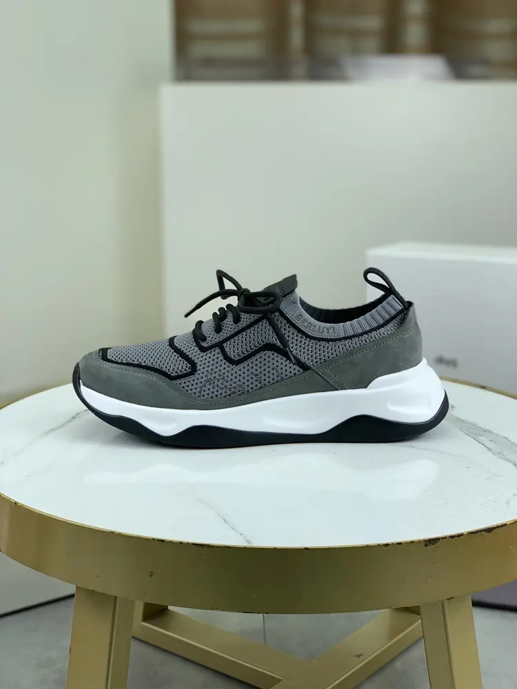 Berluti casual sneakers This model is more exquisite and fashionable with flying woven