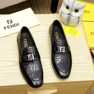 FENDI men’s formal leather shoes Classic series not to be missed The first layer