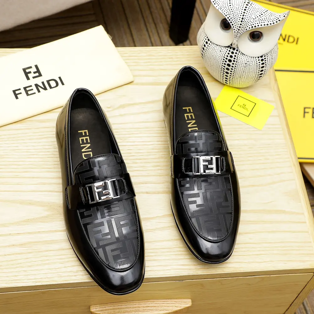 FENDI men’s formal leather shoes Classic series not to be missed The first layer