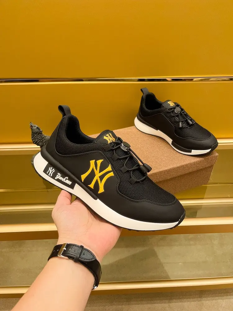Gucci men’s shoes. The upper