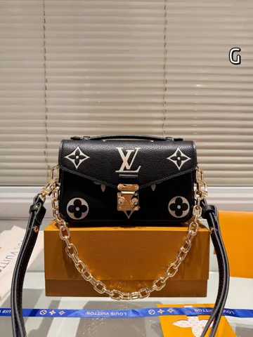 Louis Vuitton Pochette