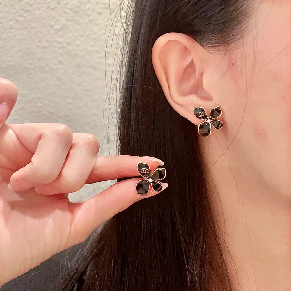 Second-hand Chanel Double C earrings