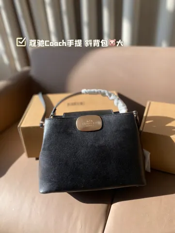 COACH Shoulder Bag