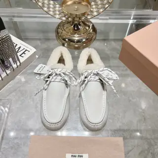 Miu Miu Miu new British style lace-up white shoes casual shoes