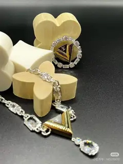 Louis Vuitton necklace