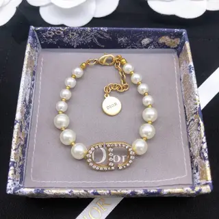 [Dior] Classic hot-selling model A very popular bracelet and necklace Highly recommended