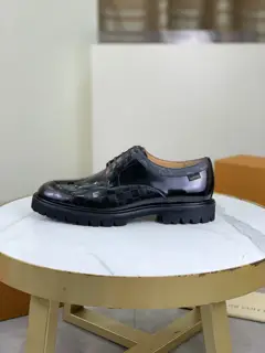 Louis Vuitton business casual leather shoes