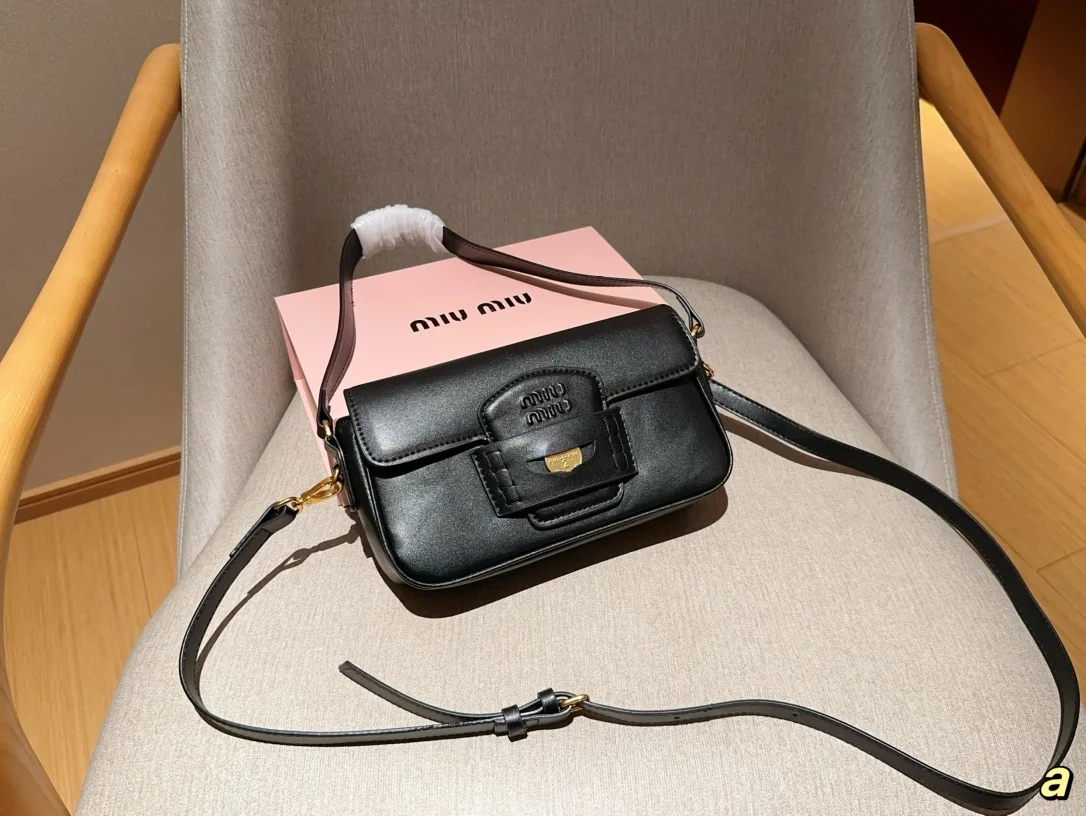 MiuMiu Hobo