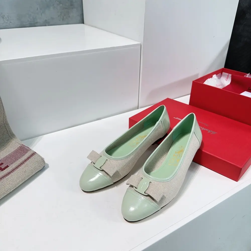 Salvatore Ferragamo Ferragamo Bow Hardware Buckle Canvas Flat Shoes