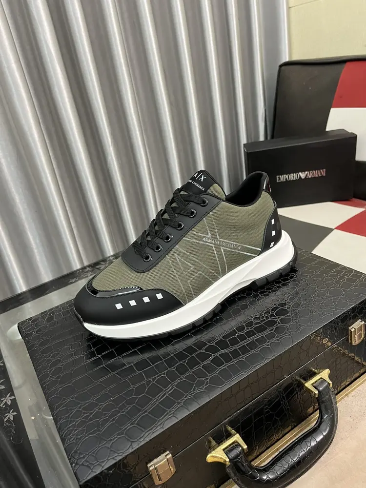 Armani casual sneakers 2024 new models are carefully crafted and set off the whole scene