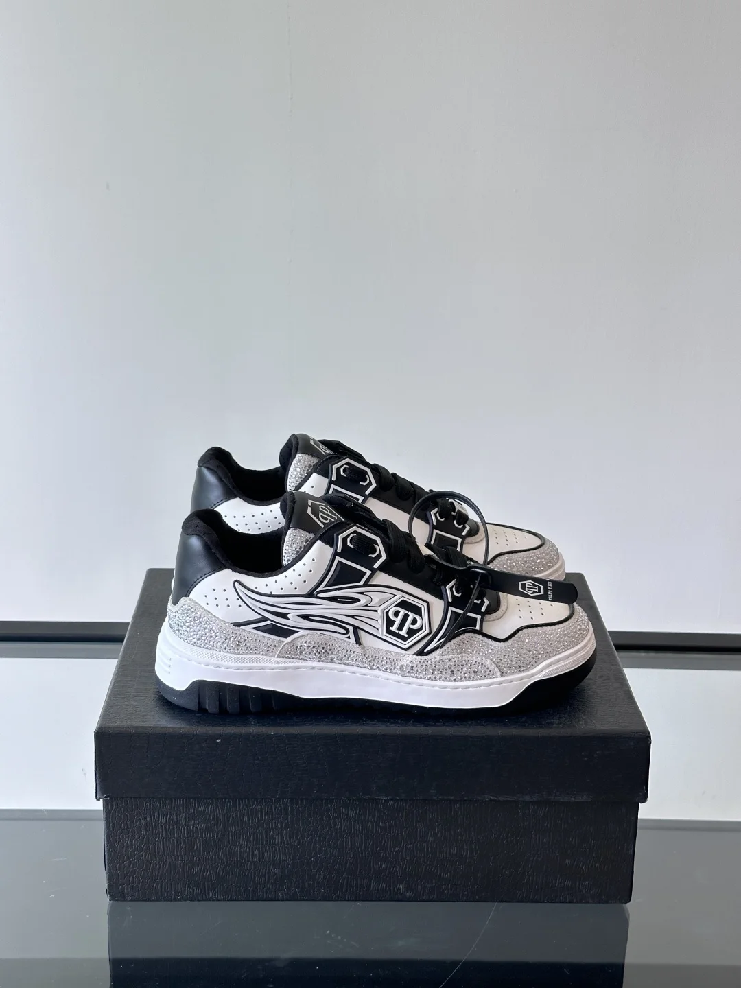 PHILIPP PLEIN trendy men’s low-top sneakers