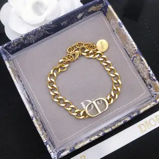 Hot Dior Thin chain necklace and bracelet The most popular this year