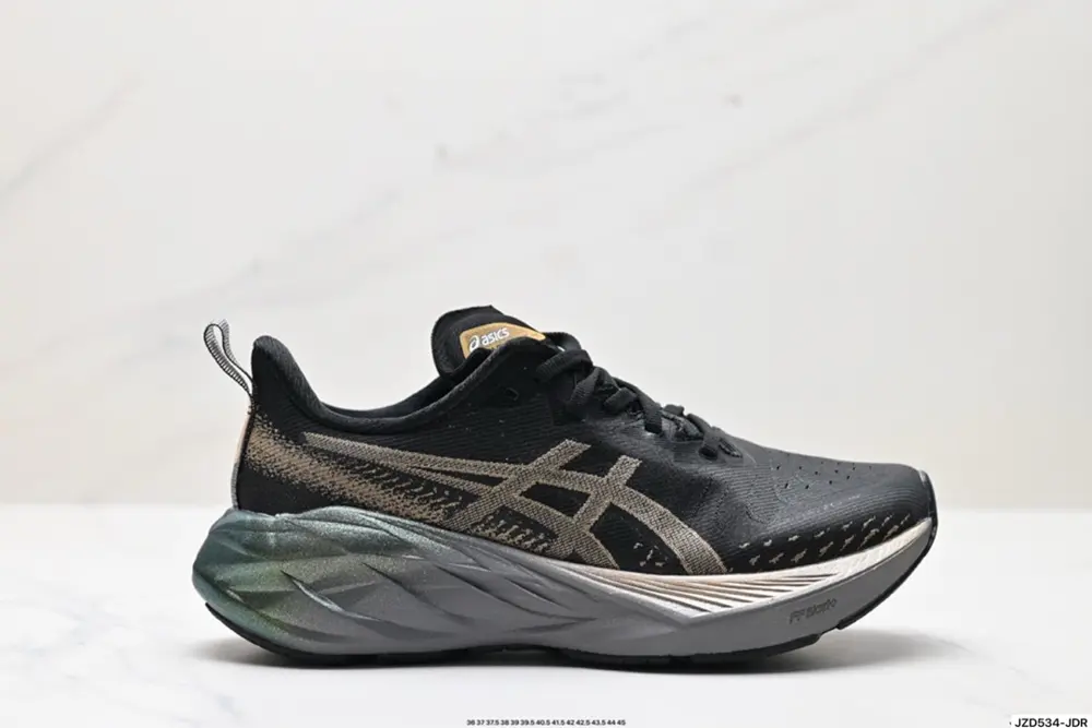 Asics Novablast 4 lightweight running shoes 1012B510-401