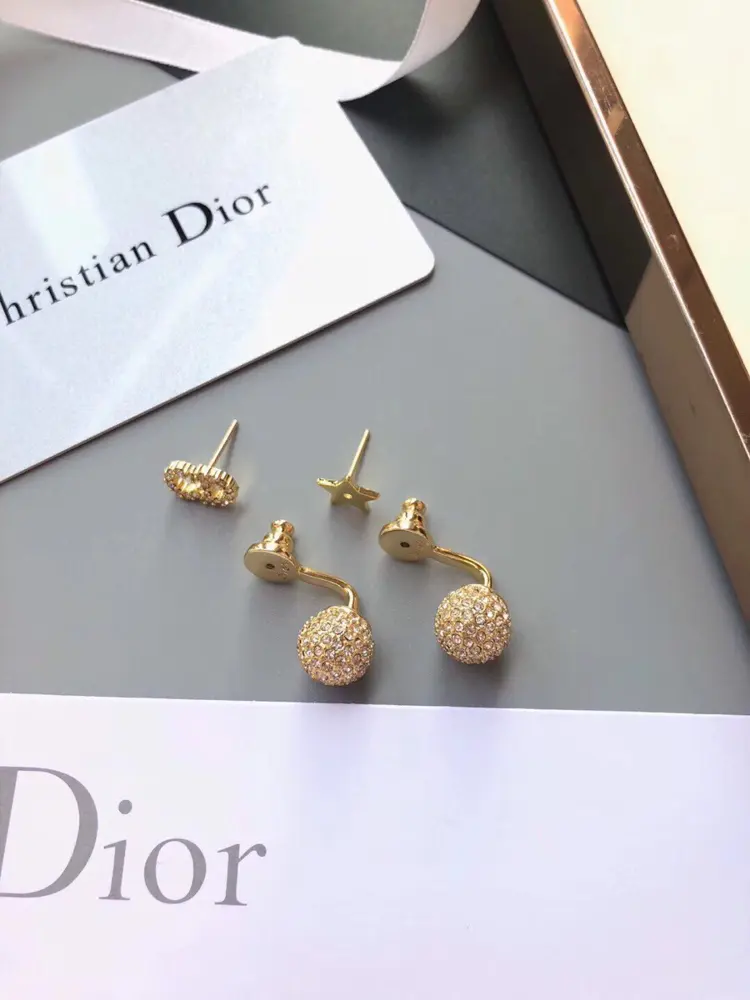 Hot item Earrings…Dior counter synchronized small golden balls