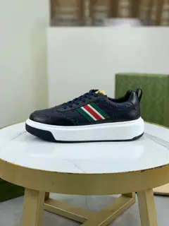 Gucci casual shoes cowhide punching series official website latest model. Available at the