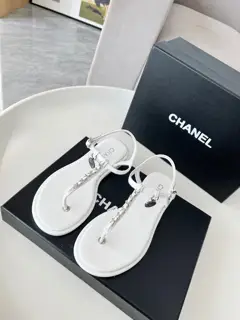 Chanel classic flip flops Original 1:1 mold logo Exudes lasting charm Chanel sandals Vivid