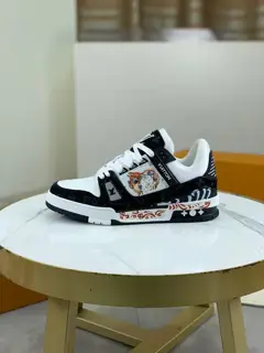 Louis Vuitton classic high-top trendy shoes
