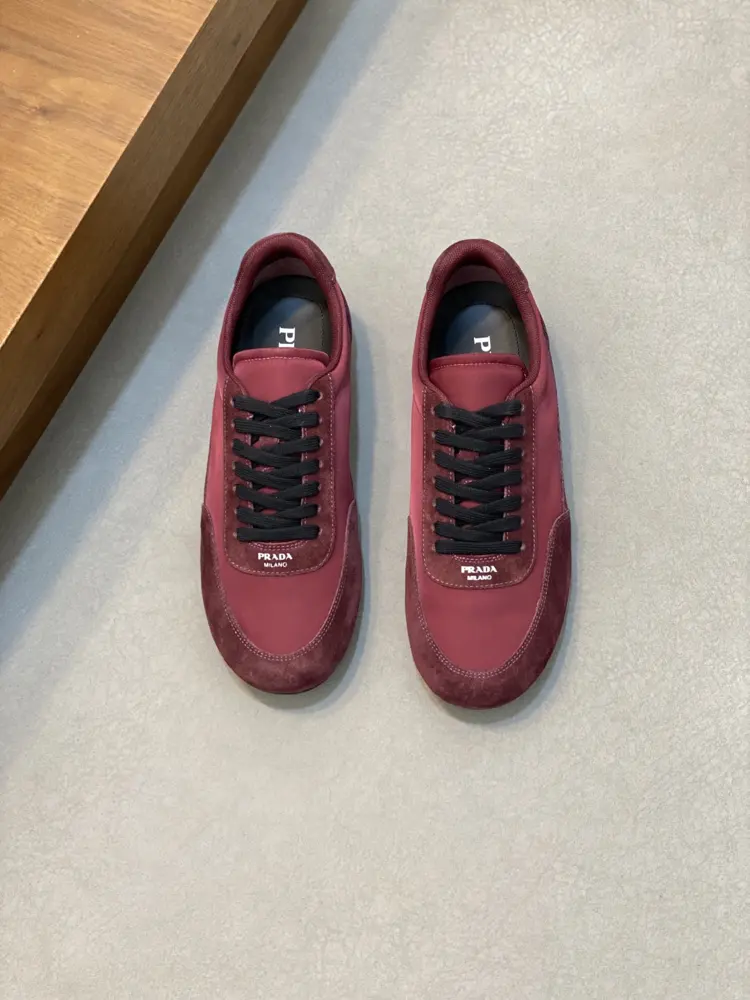 Prada casual sports shoes counter synchronization popular hot style