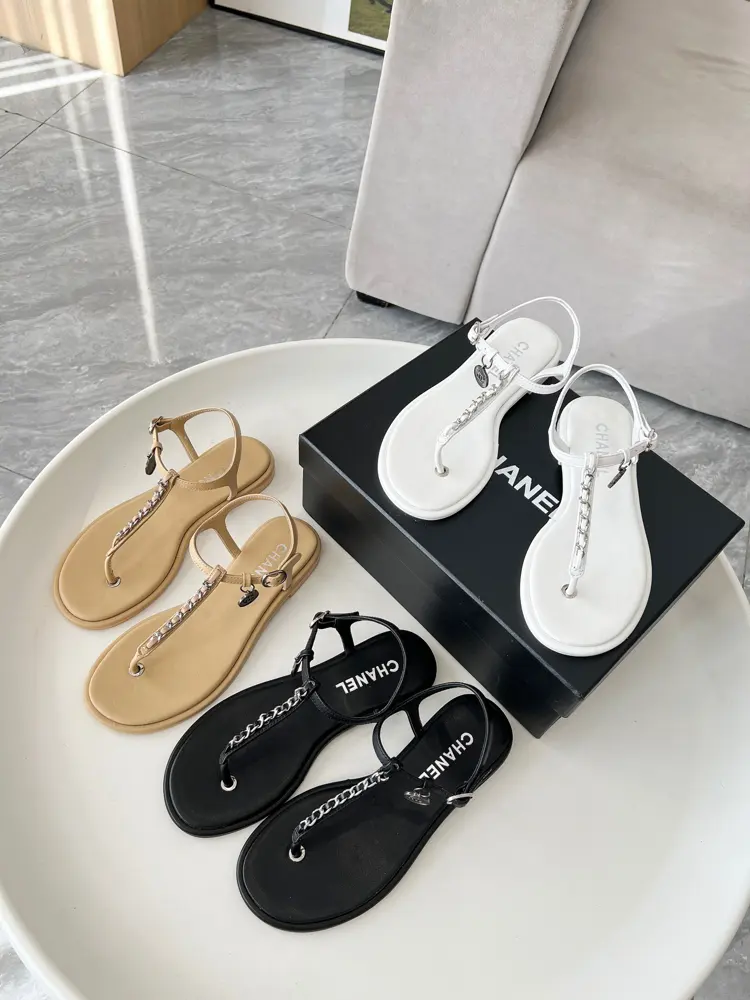Chanel classic flip flops Original 1:1 mold logo Exudes lasting charm Chanel sandals Vivid