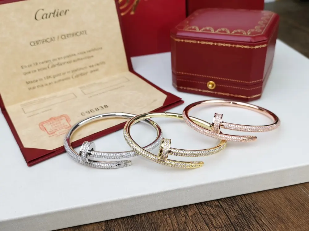 Cartier half circle full diamond nail bracelet Juste un Clou series is unique and creative